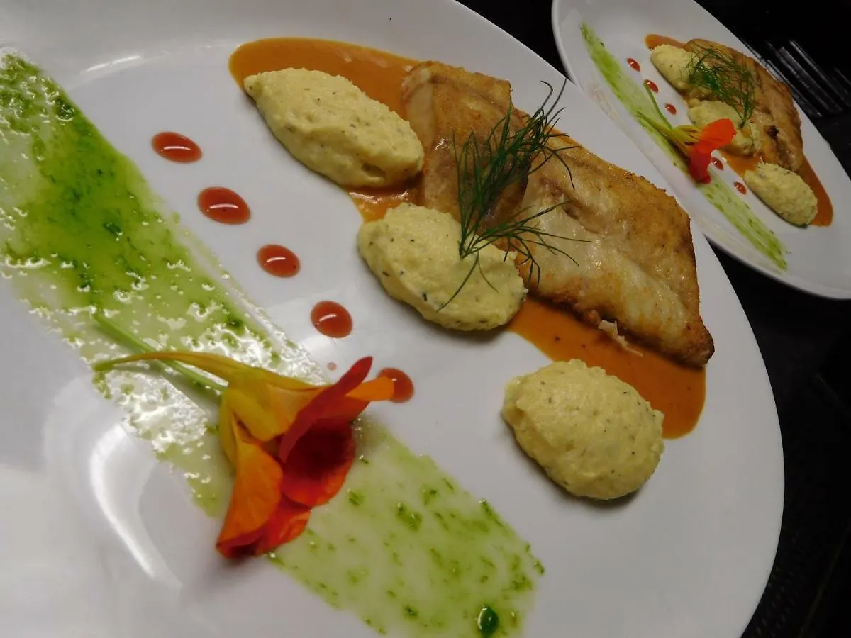 Landhotel Zur Jurahohe Wellheim 3*,